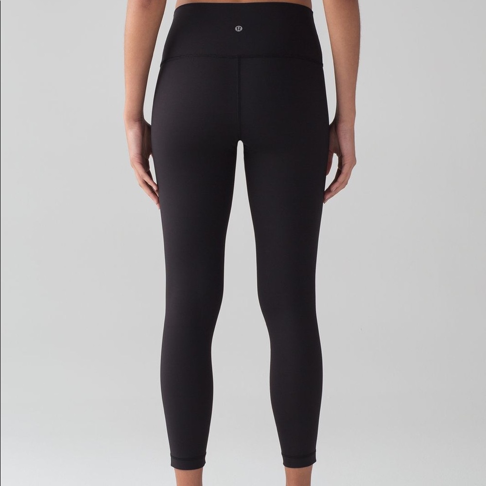 Lululemon size 6 EUC Wunder Under 7/8 Pant (25 in)